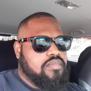 Meet your Posher, Carlos